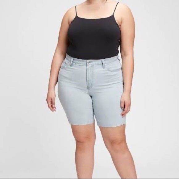 GAP Denim Shorts - Picture 2 of 8